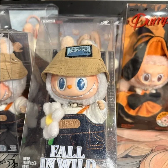 Fall Into Wild Plush - Picture 5 of 6